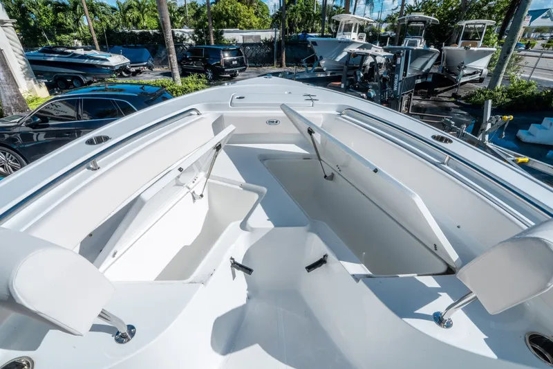 Slide: The Image of Sea Hunt Ultra 229 2026 - 19