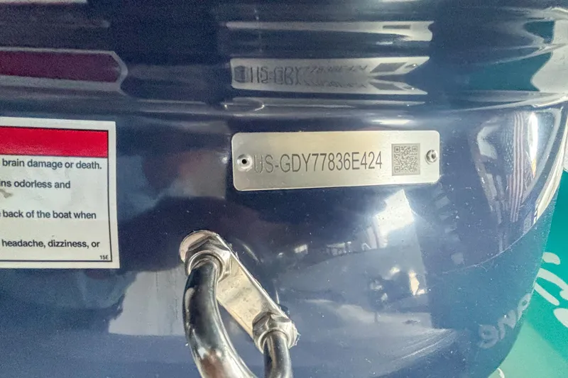 Slide: The Image of Hurricane SunDeck 2400 OB 2024 - 11