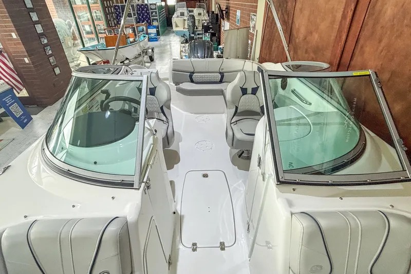 Slide: The Image of Hurricane SunDeck 2400 OB 2024 - 5