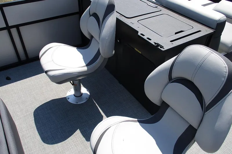 Slide: The Image of 2025 Viaggio Lago X20R boat interior with modern swivel seats and sleek design. - 33