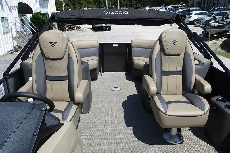 Slide: The Image of 2025 Viaggio Lago X22U boat interior with luxurious seating and modern design. - 18