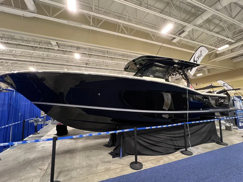 Slide: The Image of Scout 330 LXF 2026 - 1