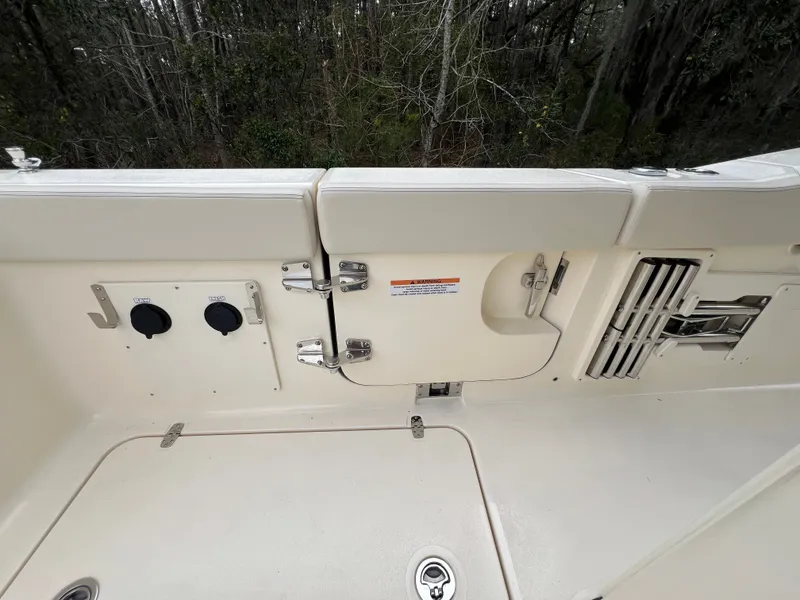 Slide: The Image of Scout 330 LXF 2026 - 10