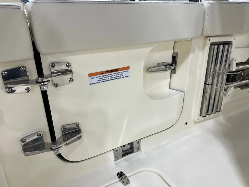 Slide: The Image of Scout 330 LXF 2026 - 11