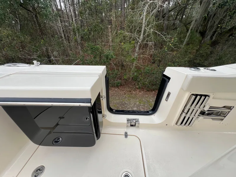 Slide: The Image of Scout 330 LXF 2026 - 12