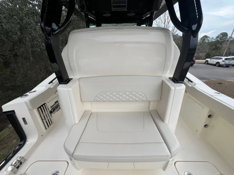 Slide: The Image of Scout 330 LXF 2026 - 15