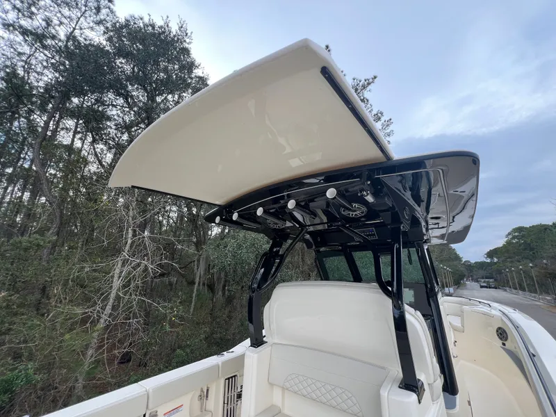 Slide: The Image of Scout 330 LXF 2026 - 17
