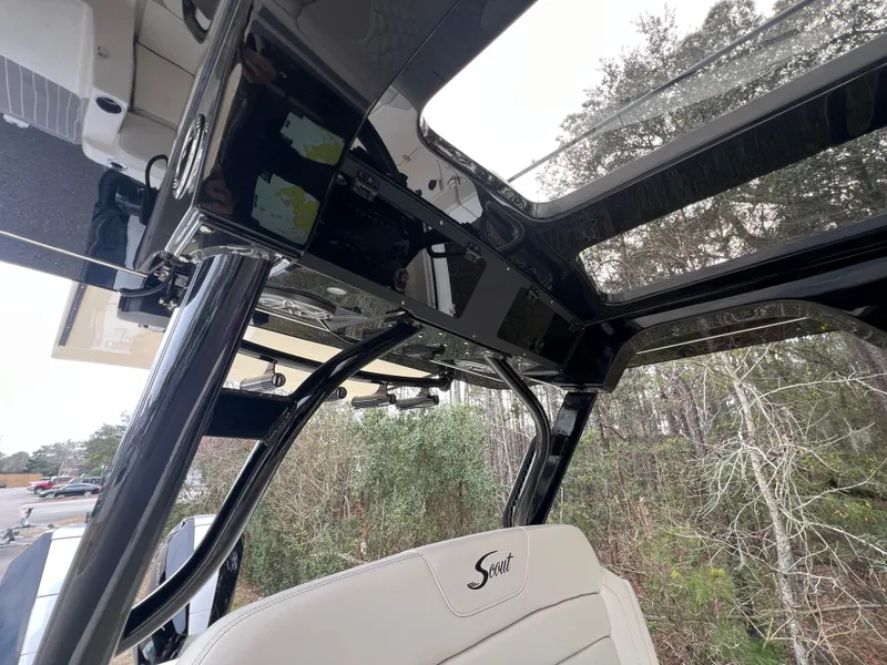 Slide: The Image of Scout 330 LXF 2026 - 19