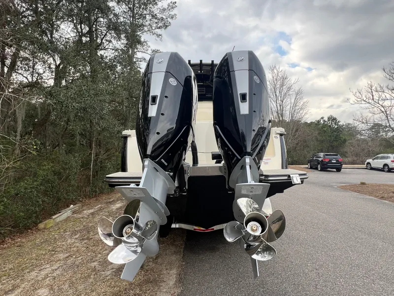 Slide: The Image of Scout 330 LXF 2026 - 2