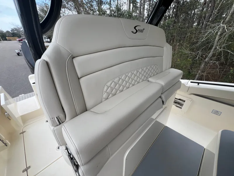 Slide: The Image of Scout 330 LXF 2026 - 23
