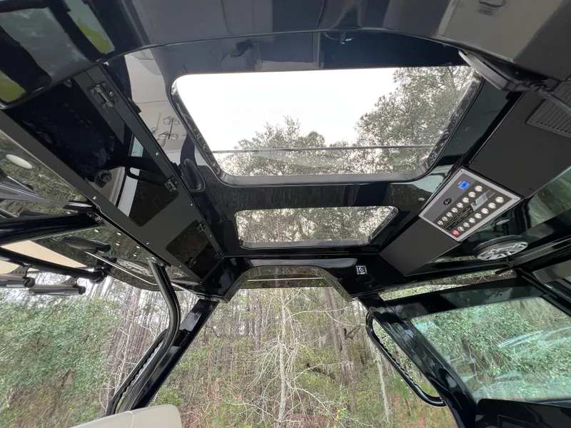 Slide: The Image of Scout 330 LXF 2026 - 25
