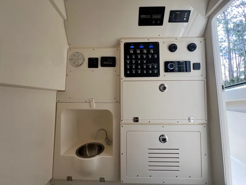 Slide: The Image of Scout 330 LXF 2026 - 33