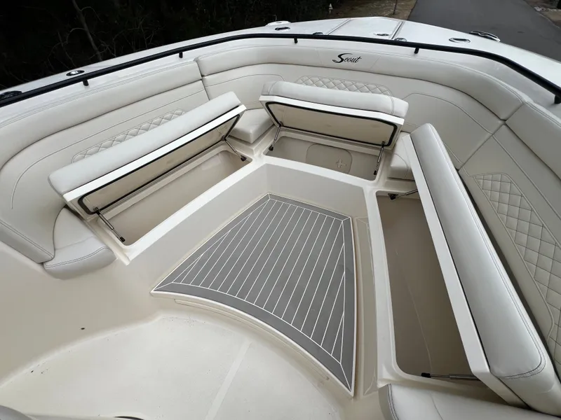 Slide: The Image of Scout 330 LXF 2026 - 39