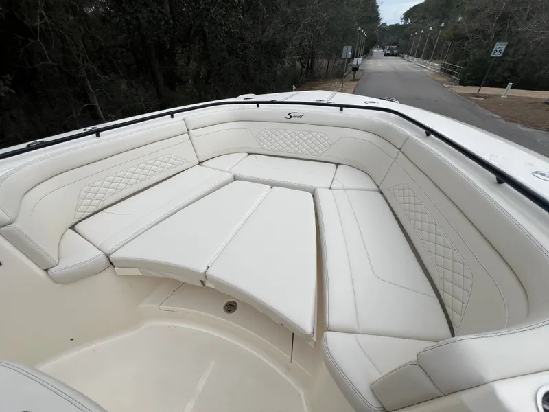 Slide: The Image of Scout 330 LXF 2026 - 40