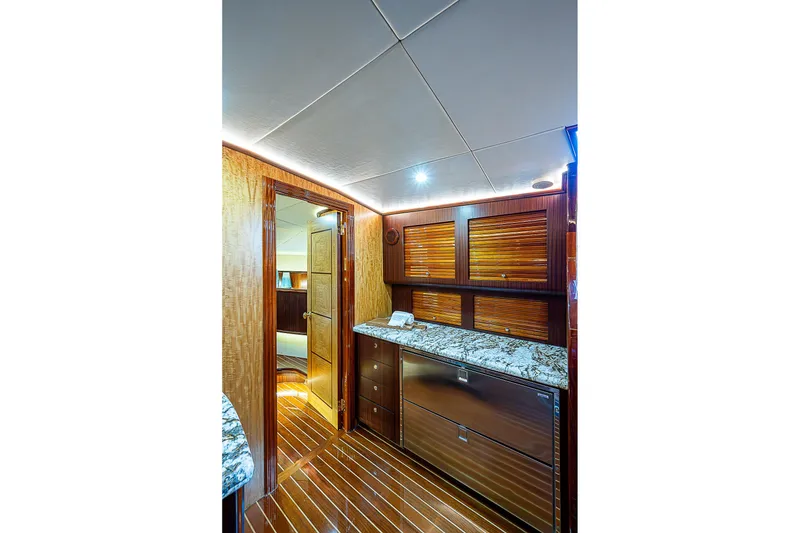 Slide: The Image of Maverick 50 "Lucky" - Galley - 19