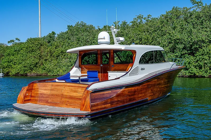 Slide: The Image of Maverick 50 "Lucky" - Profile - 2