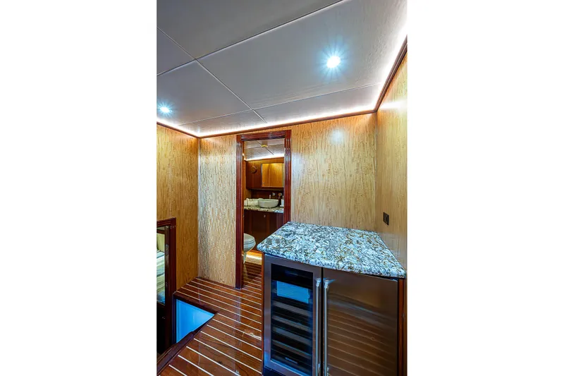 Slide: The Image of Maverick 50 "Lucky" - Galley - 20