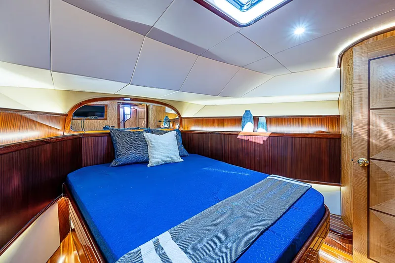 Slide: The Image of Maverick 50 "Lucky" - Forward Stateroom - 22