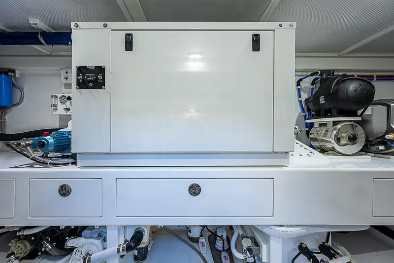 Slide: The Image of Maverick 50 "Lucky" - Engine Room - 33