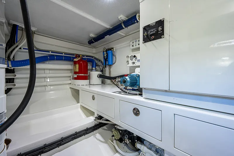 Slide: The Image of Maverick 50 "Lucky" - Engine Room - 34