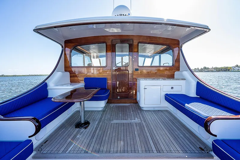 Slide: The Image of Maverick 50 "Lucky" - Cockpit - 6