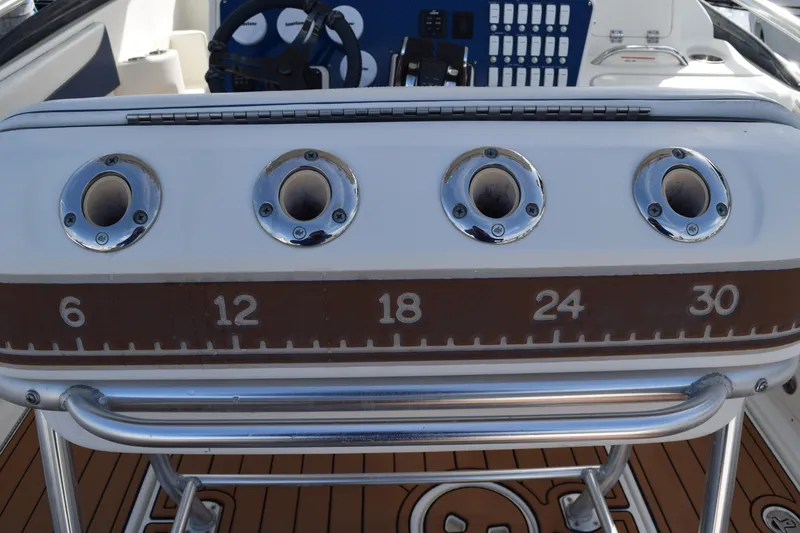 Slide: The Image of 2008 Hydra-Sports Vector 3300 VX helm with Garmin navigation and control panel. - 105