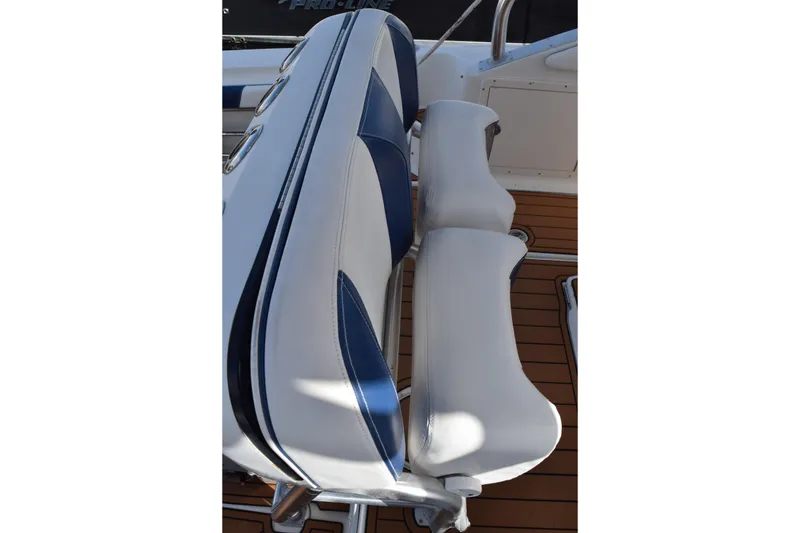 Slide: The Image of Garmin navigation system on 2008 Hydra-Sports Vector 3300 VX boat dashboard. - 106