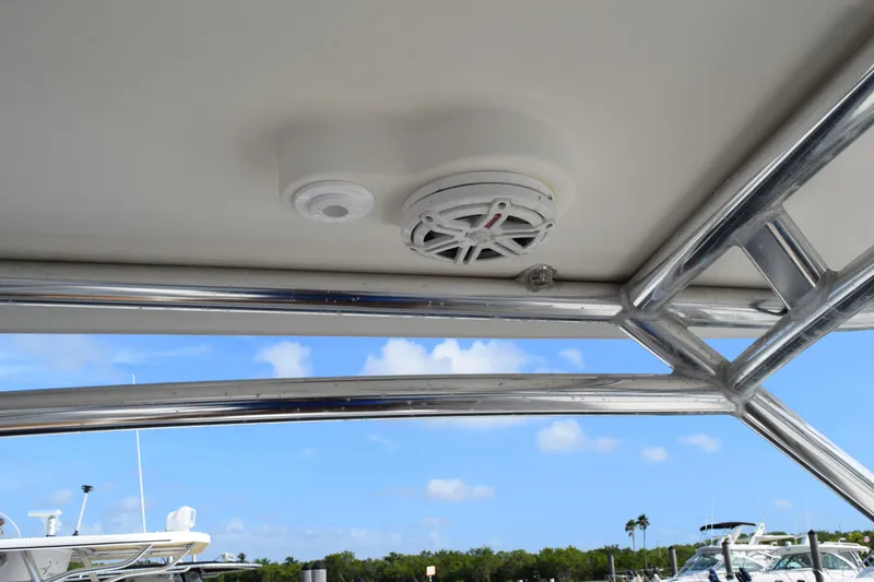 Slide: The Image of 2008 Hydra-Sports Vector 3300 VX boat seating with blue and white upholstery. - 126