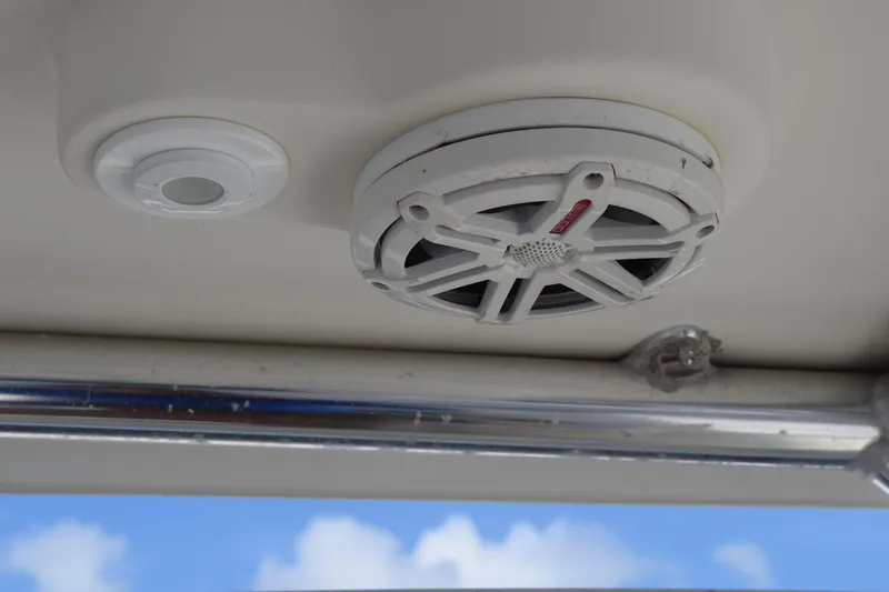 Slide: The Image of 2008 Hydra-Sports Vector 3300 VX boat interior with white and blue seating. - 127