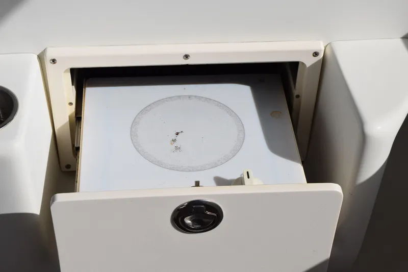 Slide: The Image of 2008 Hydra-Sports Vector 3300 VX boat deck with cleat and open hatches. - 156