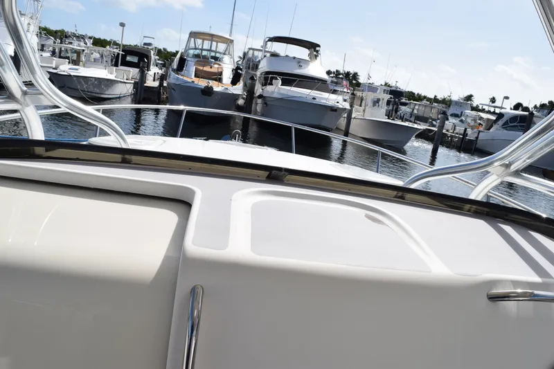 Slide: The Image of 2008 Hydra-Sports Vector 3300 VX boat deck with stainless steel railing and rod holder. - 186