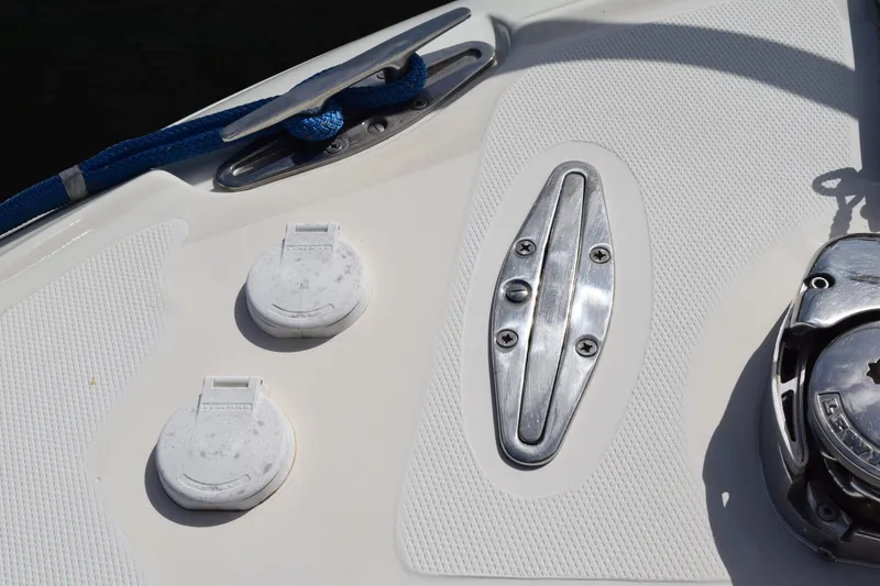 Slide: The Image of Close-up of 2008 Hydra-Sports Vector 3300 VX boat throttle control panel. - 203