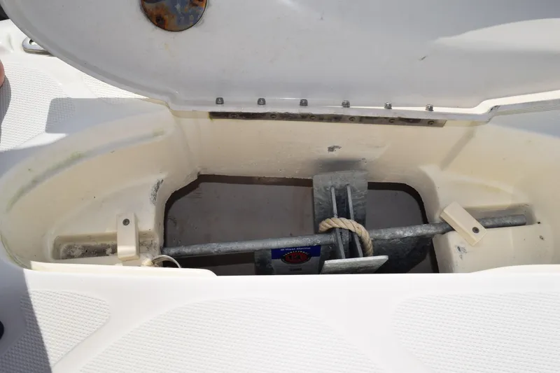 Slide: The Image of SmartCraft VesselView display on 2008 Hydra-Sports Vector 3300 VX boat. - 208