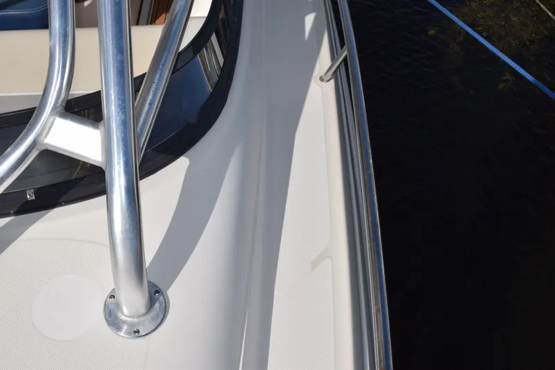 Slide: The Image of Mercury engine control panel on 2008 Hydra-Sports Vector 3300 VX boat. - 212