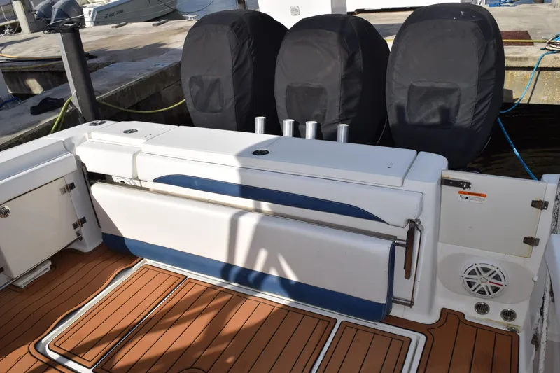 Slide: The Image of Open storage compartment on 2008 Hydra-Sports Vector 3300 VX boat deck. - 39