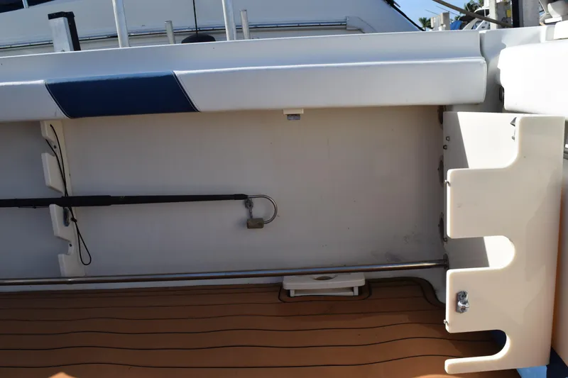 Slide: The Image of 2008 Hydra-Sports Vector 3300 VX boat interior with Garmin navigation system. - 53