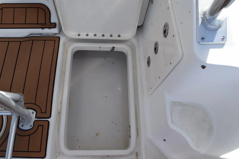 Slide: The Image of 2008 Hydra-Sports Vector 3300 VX boat with stainless steel frame and nautical equipment. - 81