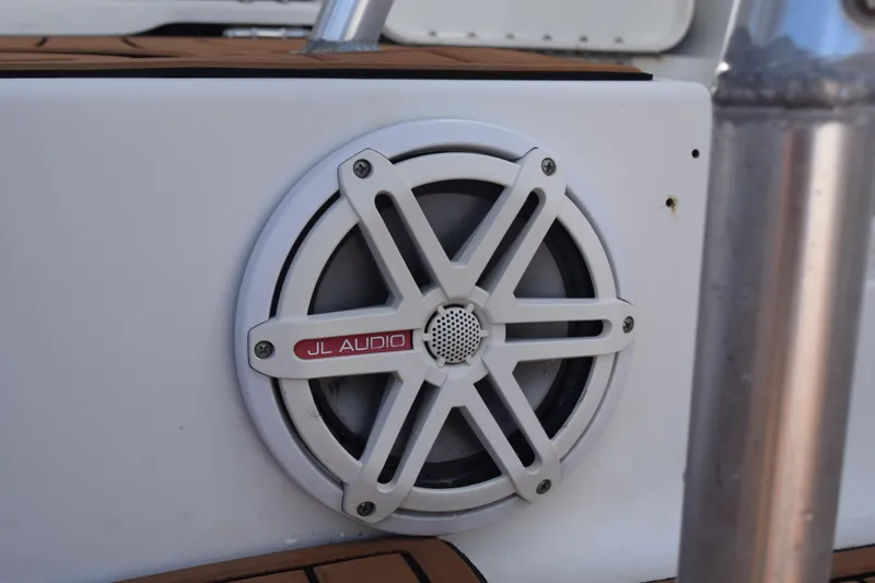 Slide: The Image of 2008 Hydra-Sports Vector 3300 VX boat console with control panel and railing. - 88