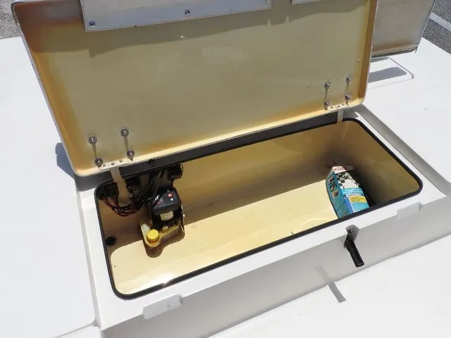 Slide: The Image of Maverick 18 Master Angler 2000 - 14