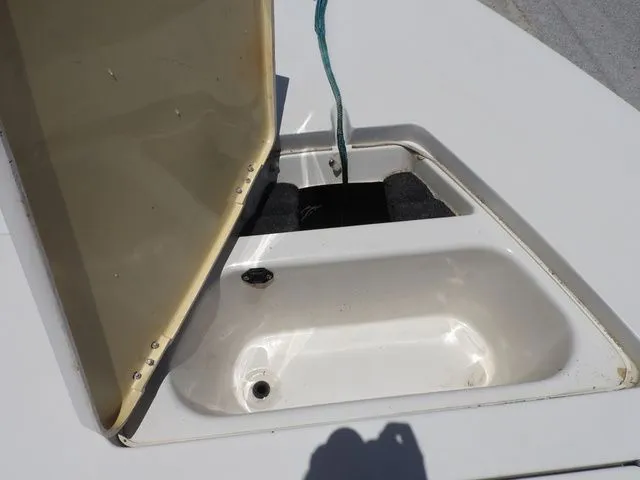 Slide: The Image of Maverick 18 Master Angler 2000 - 16