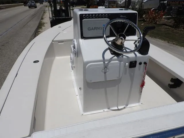 Slide: The Image of Maverick 18 Master Angler 2000 - 6