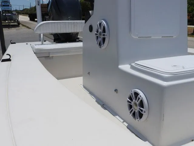 Slide: The Image of Maverick 18 Master Angler 2000 - 9