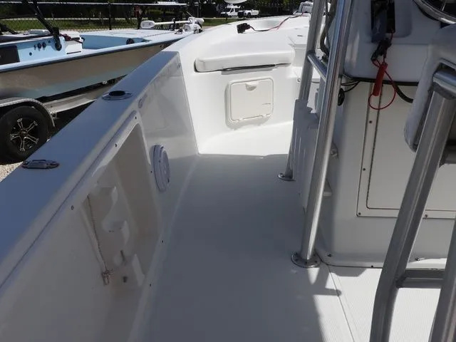 Slide: The Image of Sailfish 2100 Bay Cc 2003 - 16