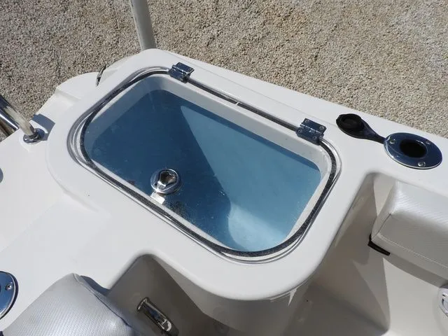 Slide: The Image of Wellcraft 222 CC 2019 - 10