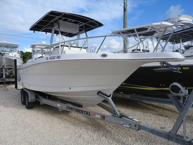 Slide: The Image of Robalo R230 Center Console 2003 - 3