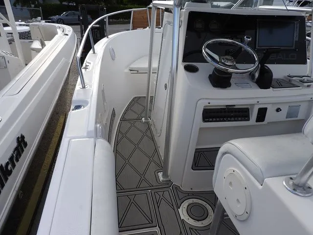 Slide: The Image of Robalo R230 Center Console 2003 - 7