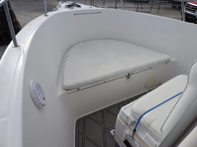 Slide: The Image of Robalo R230 Center Console 2003 - 8