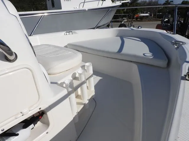 Slide: The Image of Boston Whaler 18 Dauntless 2012 - 11