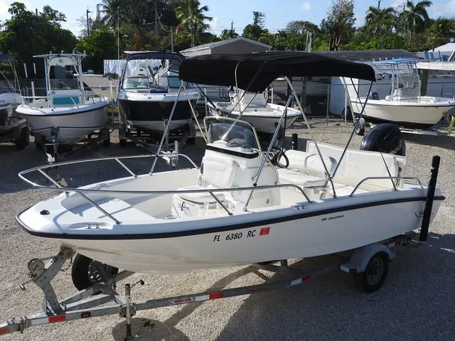 Slide: The Image of Boston Whaler 18 Dauntless 2012 - 4