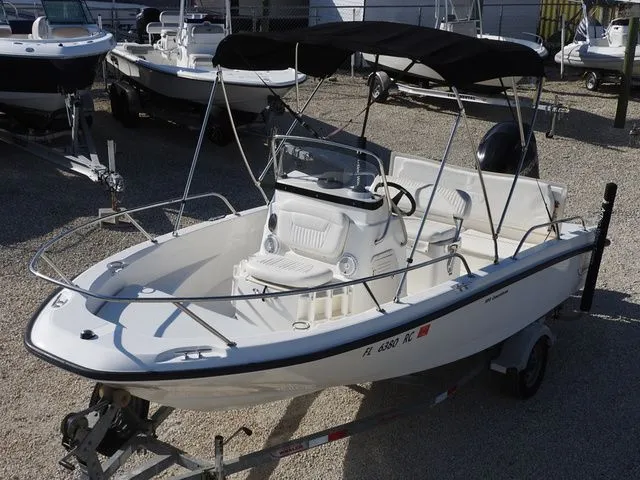 Slide: The Image of Boston Whaler 18 Dauntless 2012 - 5